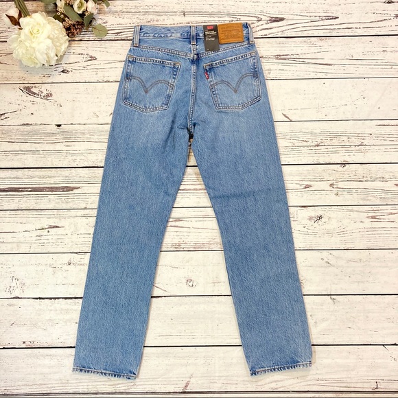 Levi’s 90’s wedgie straight leg ripped jeans NWT - Picture 11 of 15